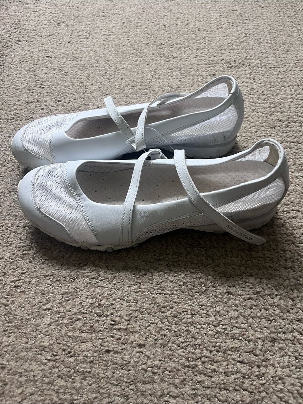 Skechers Earth Fest Petunia White Mary Jane Slip-On Sneakers Size 9